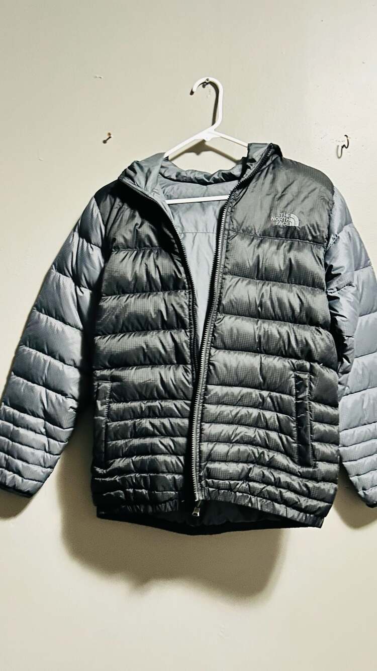 The North Face Puffer Jacket Size L 14/16 Grey. Pc 123